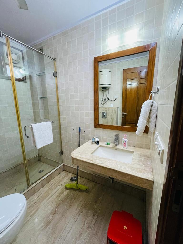 Fortune Service 4bhk,d-36, Saket Apartment